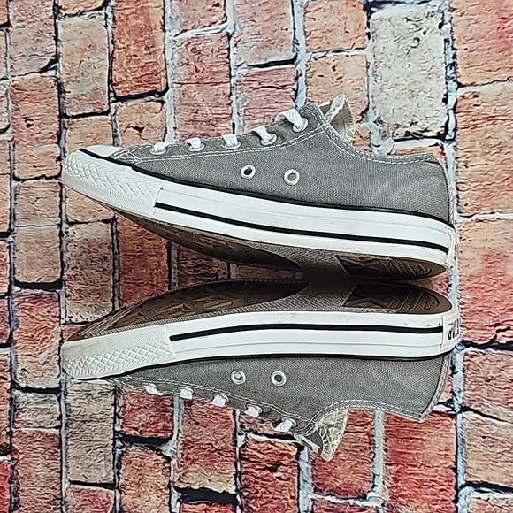 CONVERSE ALL-STAR CHUCK TAYLOR LOWTOP SHOES,  WOMANS SIZE 5 (YOUTH3) - Picture 8 of 13